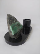 Porta-canetas em Esmeralda bruta com base de Biotina natural.