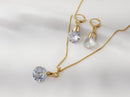 Conjunto de Argola com zirônia em formato de diamante, Pingente 3x1,2cm, Corrente 45 cm, banhados a ouro.