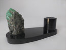 Porta-canetas em Esmeralda bruta com base de Biotita natural.