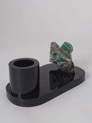 Porta-canetas em Esmeralda bruta com base de Biotita natural.